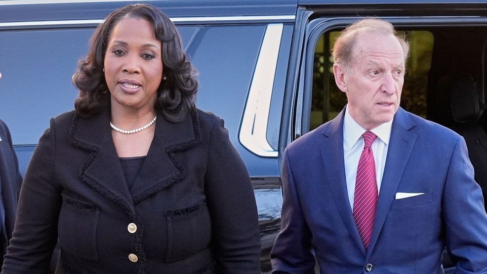 Image for story: Supreme Court seems inclined to keep Fed governor Cook despite Trump's firing attempt