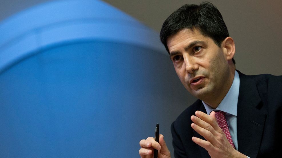 Image for story: Trump taps ex-Fed governor Kevin Warsh to succeed Jerome Powell as chair