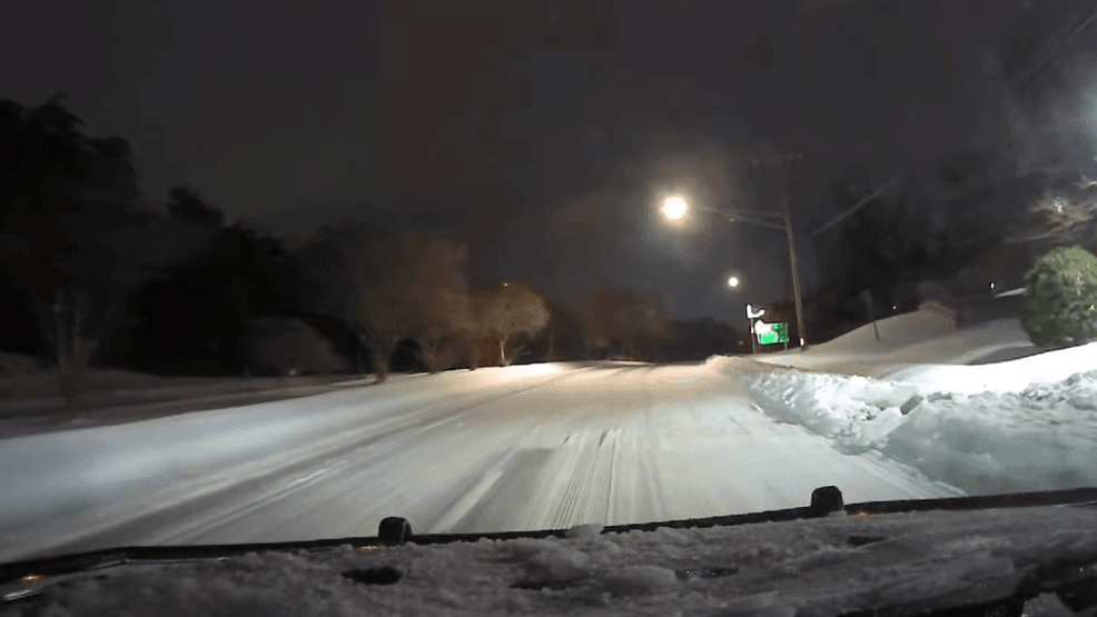 Image for story: 'Stay off the roads:' Virginia State Police respond to 440 crashes during winter storm