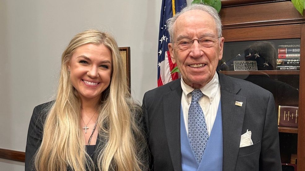 Image for story: Iowa Republican Senator Chuck Grassley meets with Erika Kirk