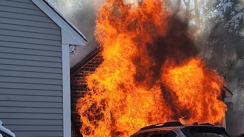 Image for story: Crews put out fire in Little Compton