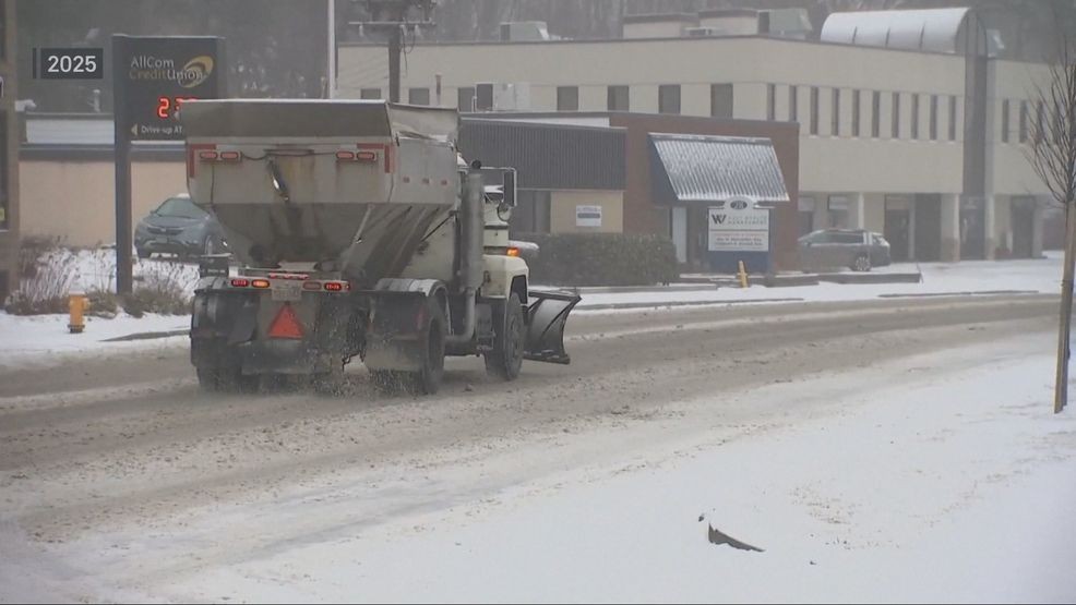 Image for story: Cities and towns in Massachusetts prepare for winter storm 