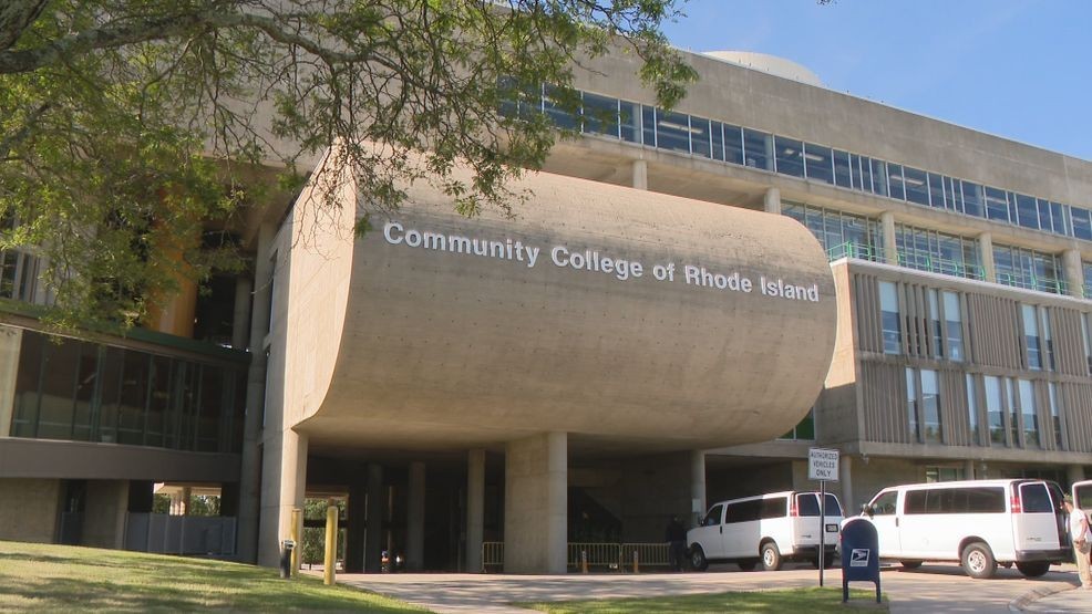 Image for story: Rhode Island lawmaker proposes bill to arm public college campus police