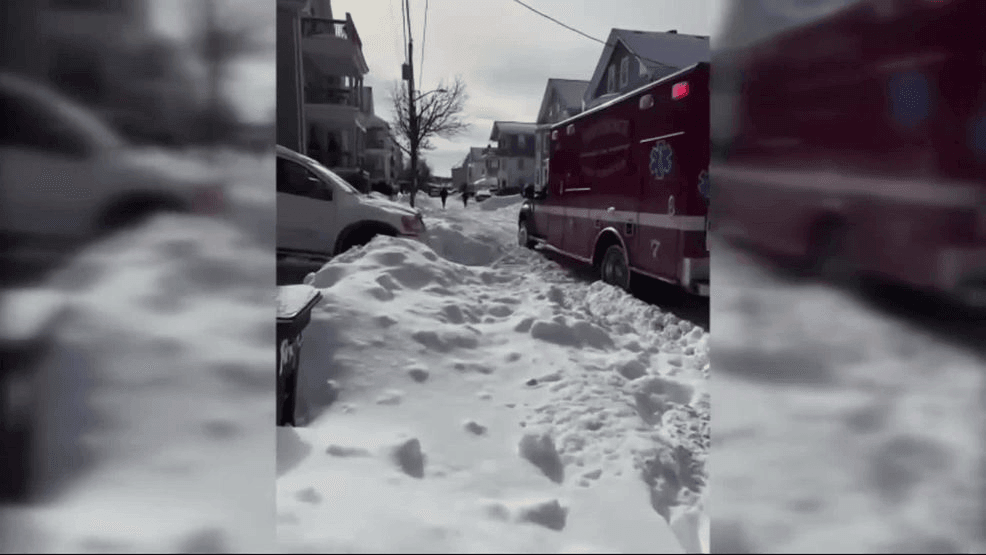 Image for gallery: Snowy roads, ice complicate police response to Providence shooting