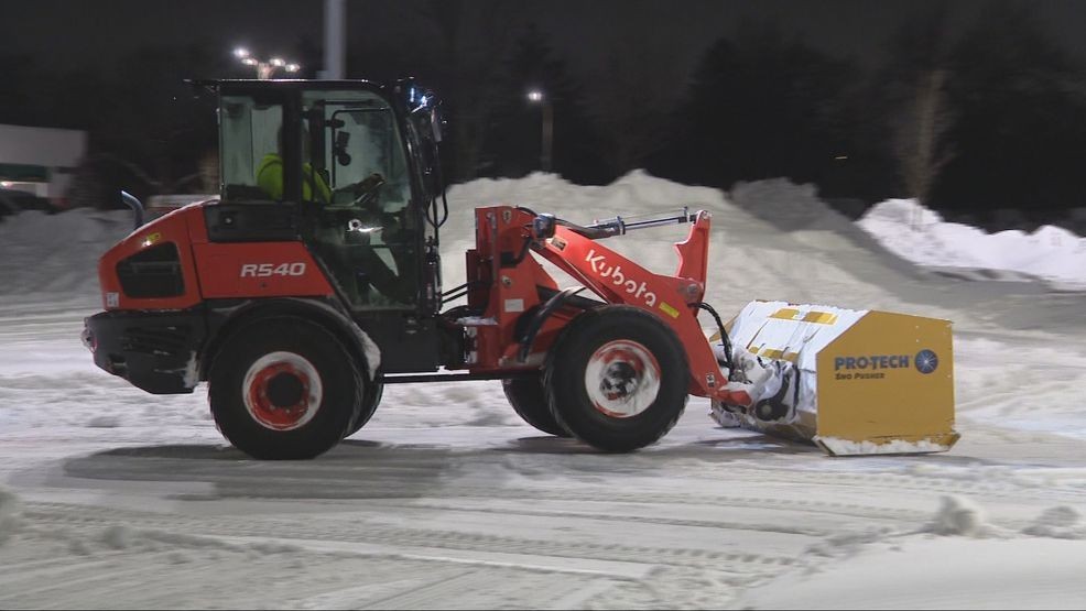 Image for story: Southern New England digs itself out of the snow 