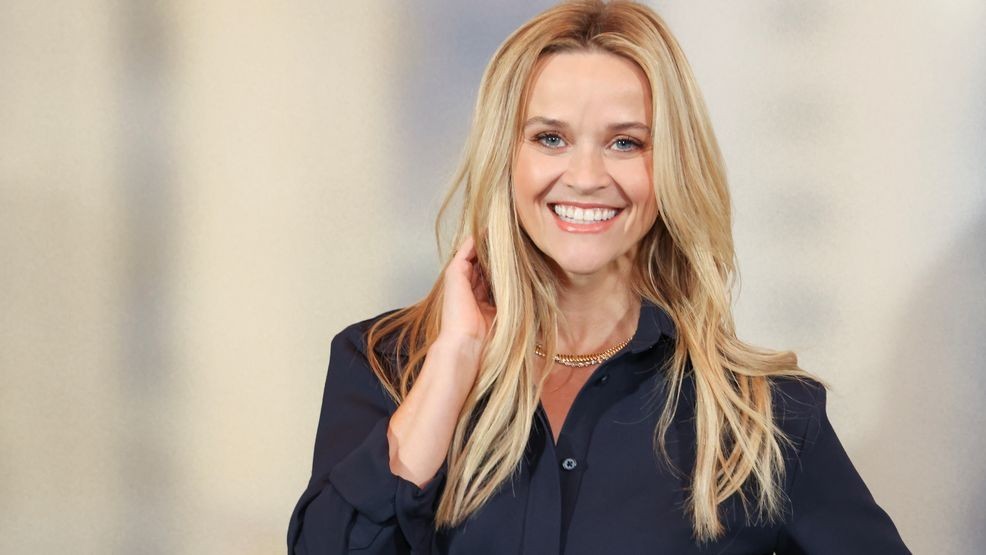 Image for story: Reese Witherspoon warns fans about scammers who are impersonating her on social media