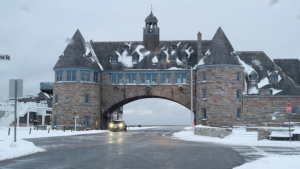 Image for story: Snow game at Gillette? The latest on Sunday's system