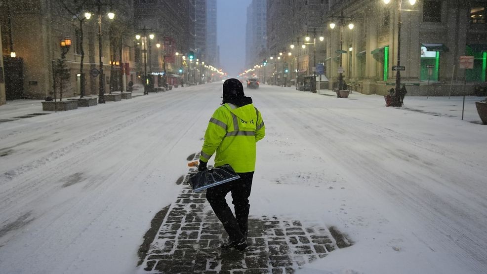 Image for story: Massive winter storm affects 1,500 miles, causing 730k power outages across southern US