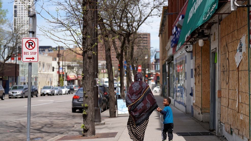 Image for story: Minneapolis schools cancel classes amid ICE enforcement and protests intensifying