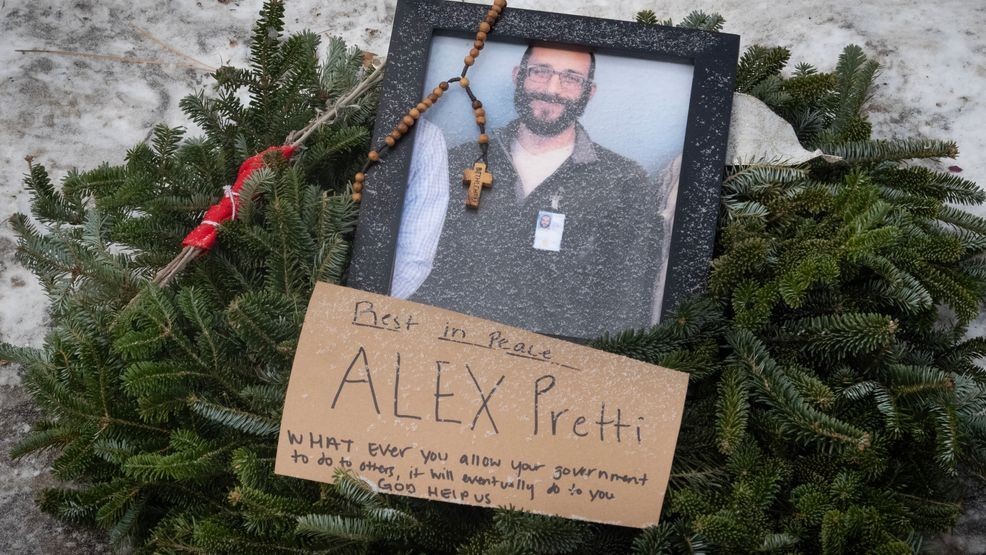 Image for story: Pro-gun groups call for full investigation into death of Alex Pretti 