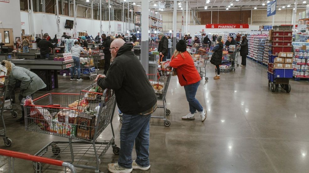 Image for story: Consumer confidence sinks to lowest level in over a decade: The Conference Board