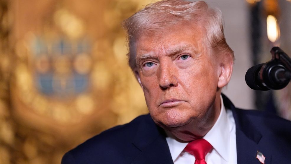 Image for story: Trump slaps 10% tariff threat on 8 European nations over Greenland dispute