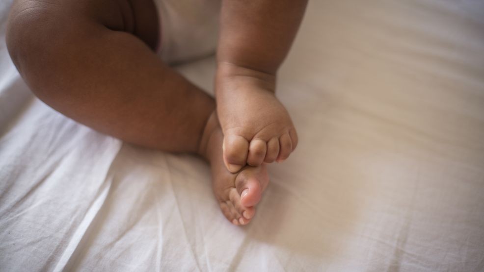 Image for story: Florida couple sues fertility clinic after discovering baby girl isn't biologically theirs