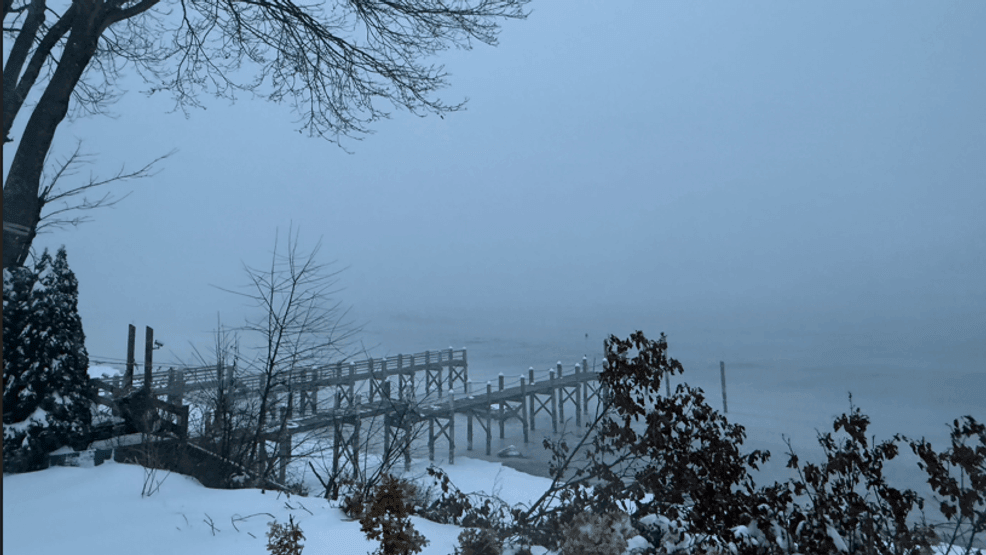 Image for story: Crews battle worsening conditions as snowstorm blankets Rhode Island