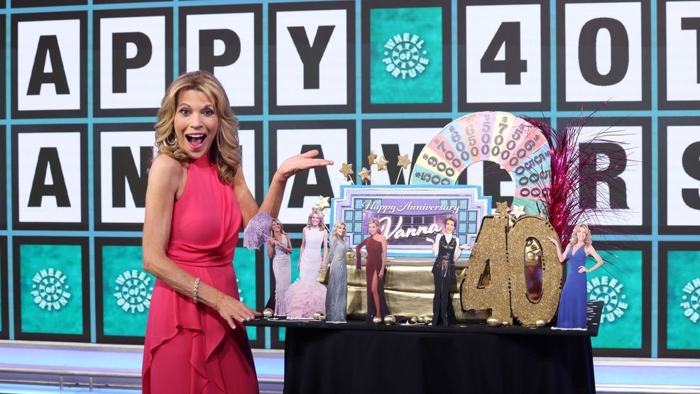 Vanna White celebrates her 40th anniversary on "Wheel of Fortune" Dec. 14, 2022. (Carol Kaelson/Wheel of Fortune®/© 2022 Califon Productions, Inc. ARR)