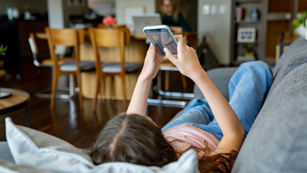 Image for story: Congress mulls how to address growing share of time kids spend on screens